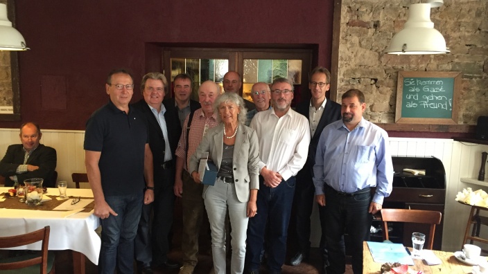 Vorstand mit geehrten Mitgliedern, sowie den Abgeordneten Detlef Seif und Klaus Voussem.