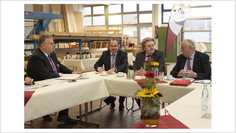 Besuch Minister Laumann im BZE