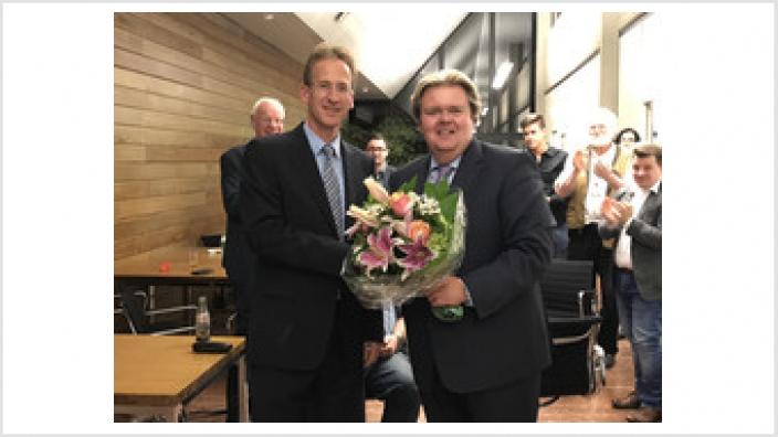 Klaus Voussem, MdL gratuliert Detlef Seif, MdB zum Wahlsieg